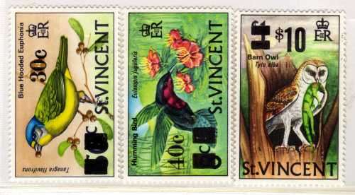 ST VINCENT 1973 BIRDS SURCHARGED SET OF 3 UMM. SG 380-82. CAT 5,50 POUNDS.