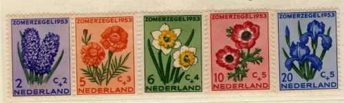 NETHERLANDS 1953 "SOCIAL RELIEF FUND" SET OF 5 MINT.  SG 764-68. CAT 38 POUNDS.