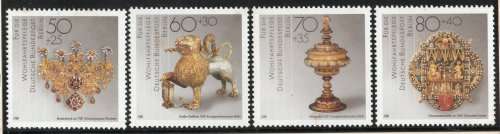 Germany Berlin 1988 Humanitarian Relief Fund set of 4 umm but gum disturbance. Cat £7,40 (2013)