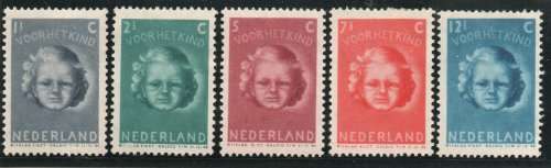 Netherlands 1945 Child Welfare set of 5 lmm. SG 611-615. Cat £2,25. (2013)