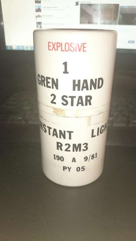 Smoke grenade canisters (2 star light)