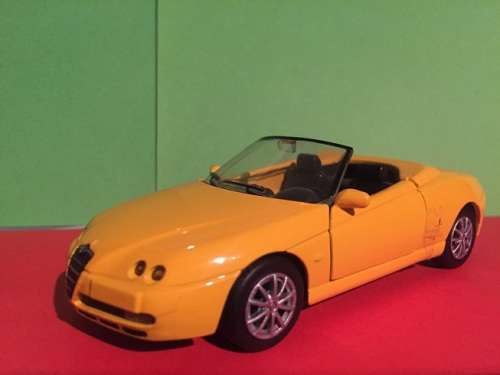 2003 Alfa Romeo Spider die cast model