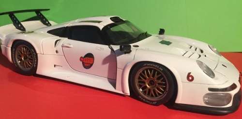 UT Models Porsche 911 GT1 die cast 1/18 model