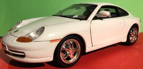 Porsche 911 die cast 1/18 model