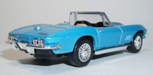 1967 Chevrolet Stingray diecast model