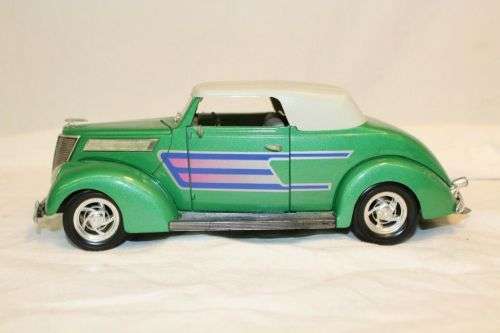 1937 Ford Convertible 1/18 die cast model