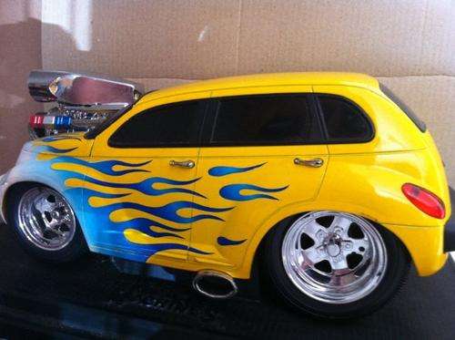 Muscle Machine 1/18 PT Cruiser die cast model