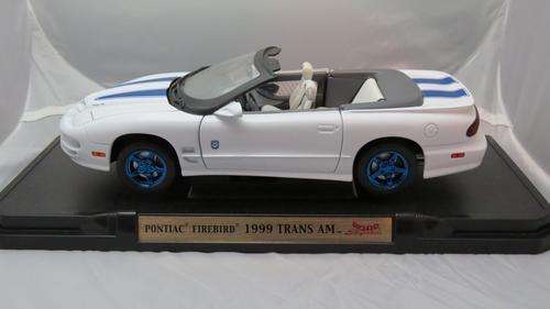 1999 Pontiac Firebird Trans am 1/18 die cast model