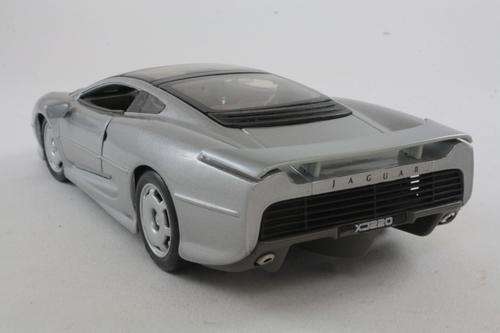 Jaguar XJ220 1/18 die cast model