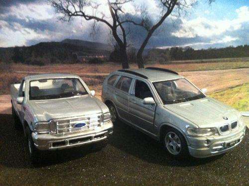 SUV collection (2 x cars) die cast models
