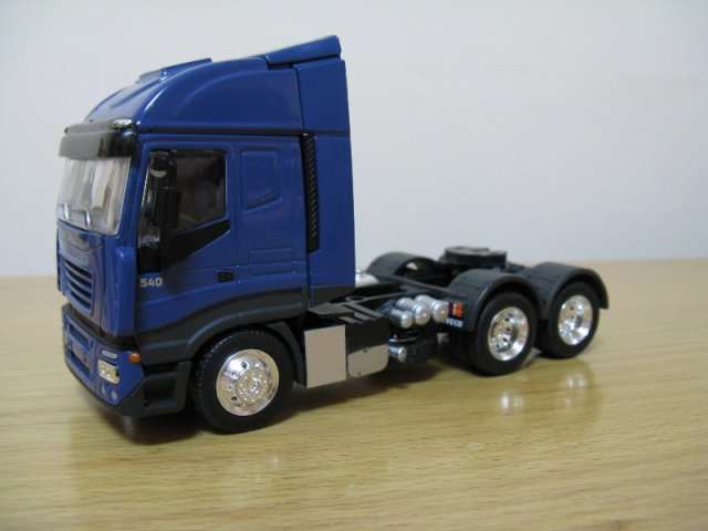 Iveco Stralis and trailer die cast model