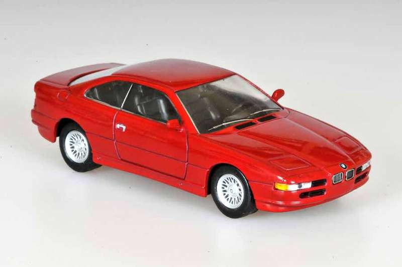 BMW 850 die cast model