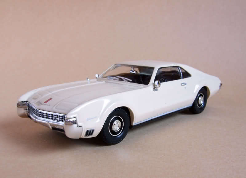 Oldsmobile Tornado die cast model