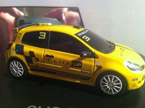 Renault Clio Cup die cast model