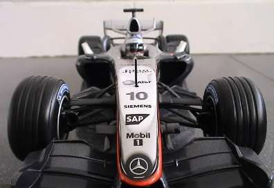 Hotwheels Team McLaren Mercedes MP4-20 1/18 die cast model