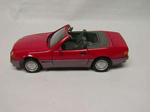 Mercedes Benz 500 SL 1/18 die cast model
