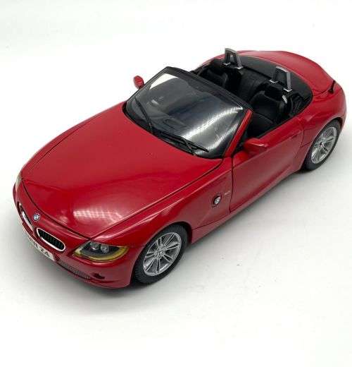 BMW Z4 1/18 die cast model.
