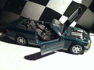 BMW 325i (Removable roof) 1/18 die cast model