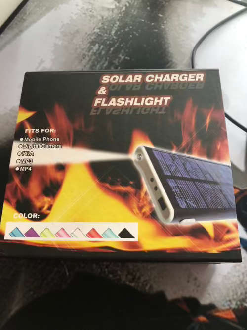 SOLAR CHARGER AND FLASHLIGHT