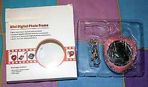 MINI DIGITAL PHOTO FRAMES KEY RING (HEART SHAPE)