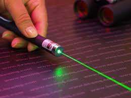 100 mW - Pen Sized Green Laser pointer - Uses 2 x AAA
