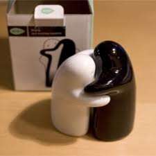 Hugging Salt and Pepper pots