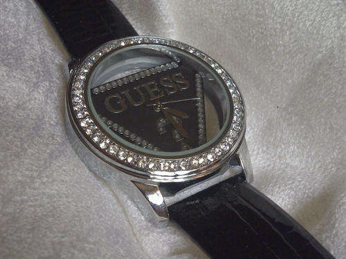 LADIES GUESS FASHION WATCH