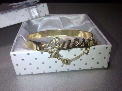 GUESS BANGLE - ABSOLUTELY STUNNING!!