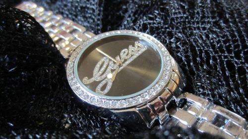 GUESS UNISEX WATCH - BLACK ROUND DIAMOND FACE!!!