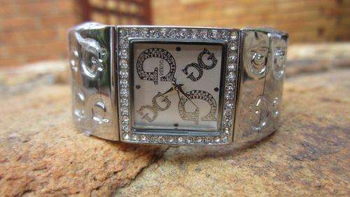 GUESS LADIES WATCH - SILVER SQUARE DIAMOND FACE!!! NEW ARRIVAL!!!