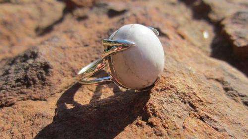 STERLING SILVER RING WITH GENUINE WHITE HOWLITE GEMSTONE!!