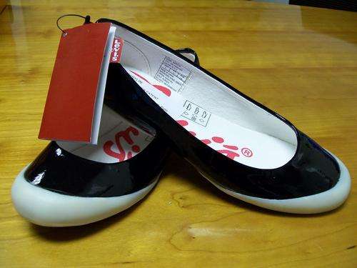 Brand new Levis Ladies slip ons!! SA SIZE 7