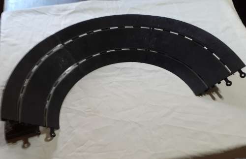 Scalexrtic Incline Bend. 3 X tracks, 1 set