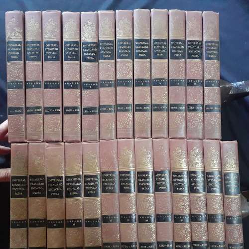 THE UNIVERSAL STANDARD ENCYCLOPEDIA. 25 Volumes, from 1952