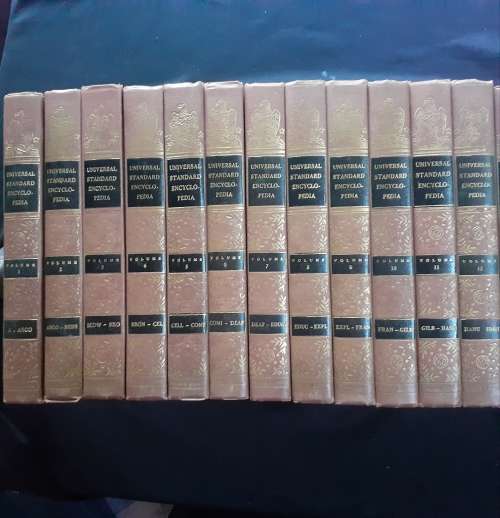 THE UNIVERSAL STANDARD ENCYCLOPEDIA. 25 Volumes, from 1952