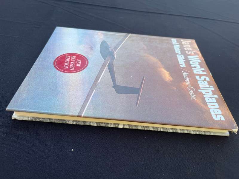 Jane`s World Sailplanes and Motor Gliders. Andrew Coates