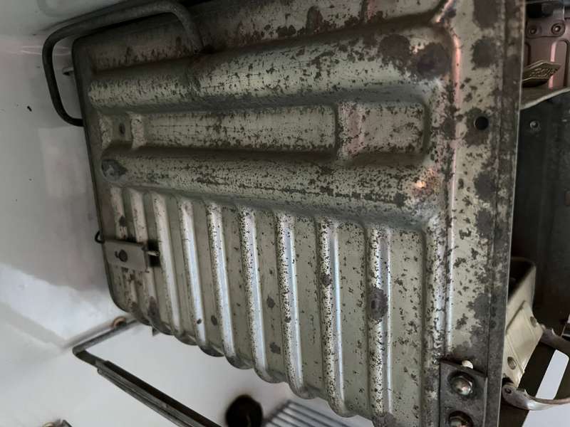 WORKING! VERY VINTAGE FRIGIDARE FRIGE. A very rare find. Buyer to collect.