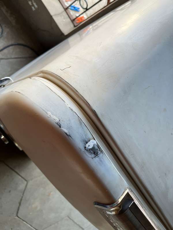 WORKING! VERY VINTAGE FRIGIDARE FRIGE. A very rare find. Buyer to collect.