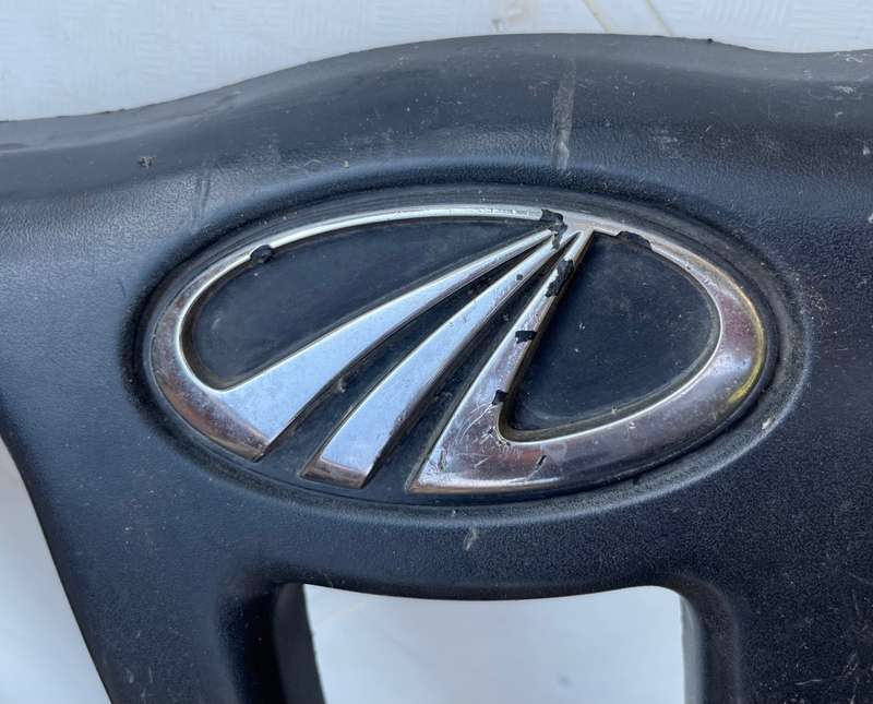 Mahindra Pickup front grill