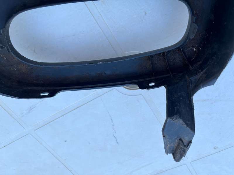 Mahindra Pickup front grill