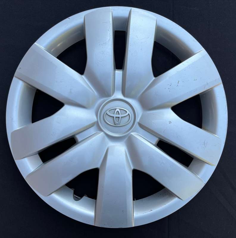 TOYOTA Hubcap, X 1