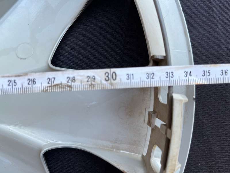 TOYOTA Hubcap, X 1