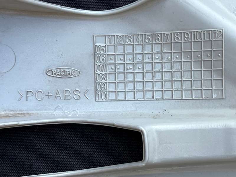 TOYOTA Hubcap, X 1