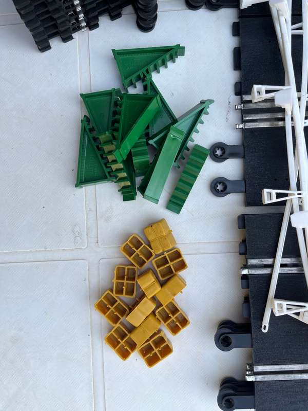 SCALEXTRIC Tracks and Accessories