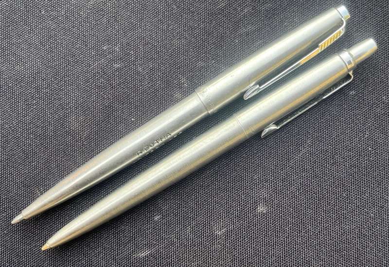 2 X branded PARKER pens