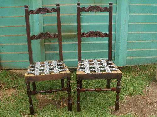LOVELY PAIR OF DINING ROOM CHAIRS