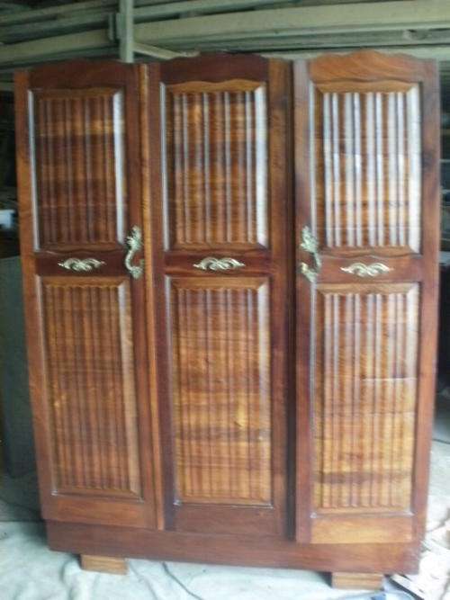 &&&& special &&&  LOVELY THREE DOOR IMBUIA WARDROBE
