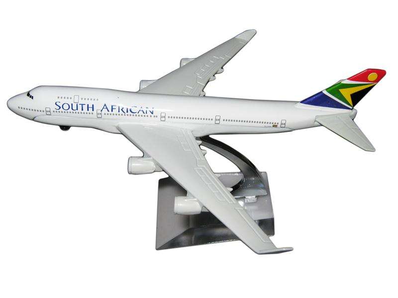 Die Cast South African Airways Boing 747 - 400 model Airoplane SAA 1/400 scale 16cm