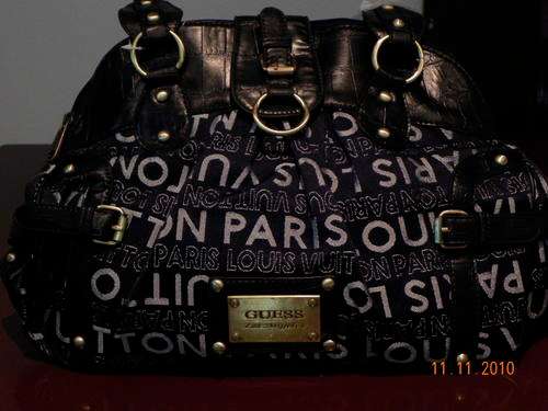 **Stock Clearance**on Guess Handbag