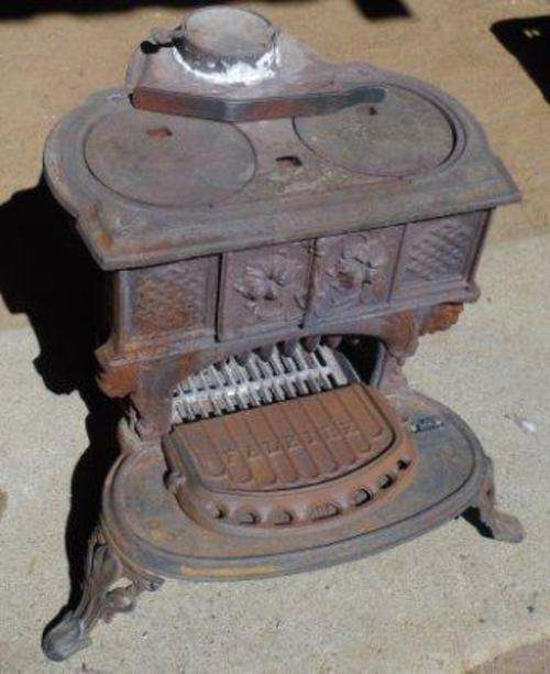 COAL STOVE - QUEEN ANNE COAL STOVE
